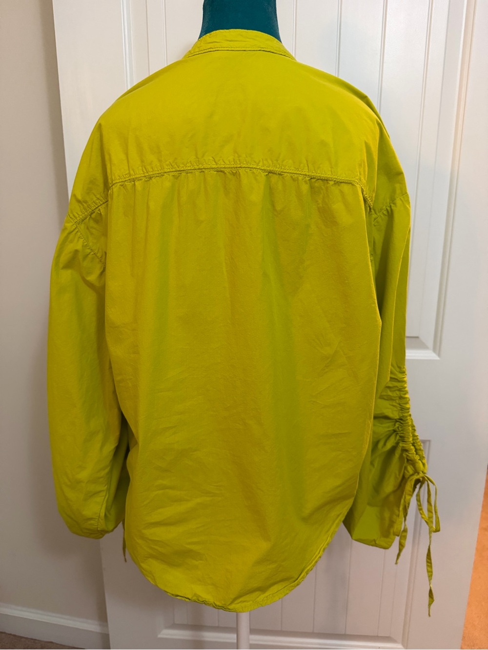 Pilcro Lime Button-Front Blouson Adjustable Tie Sleeve Top Sz Large - Picture 5 of 17